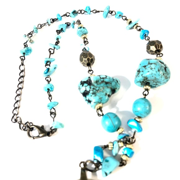 Women's Turquoise Hammered Metal Pendant Necklace - Picture 4 of 4